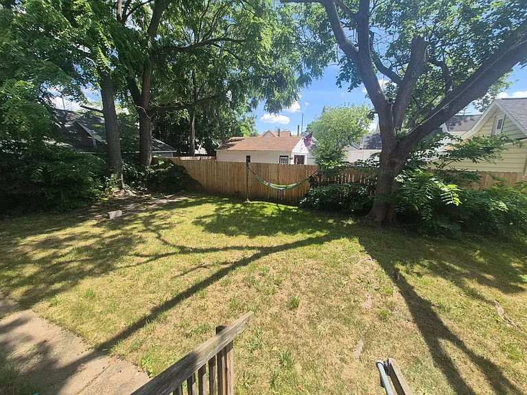 850 Fulton St W — Photo 13