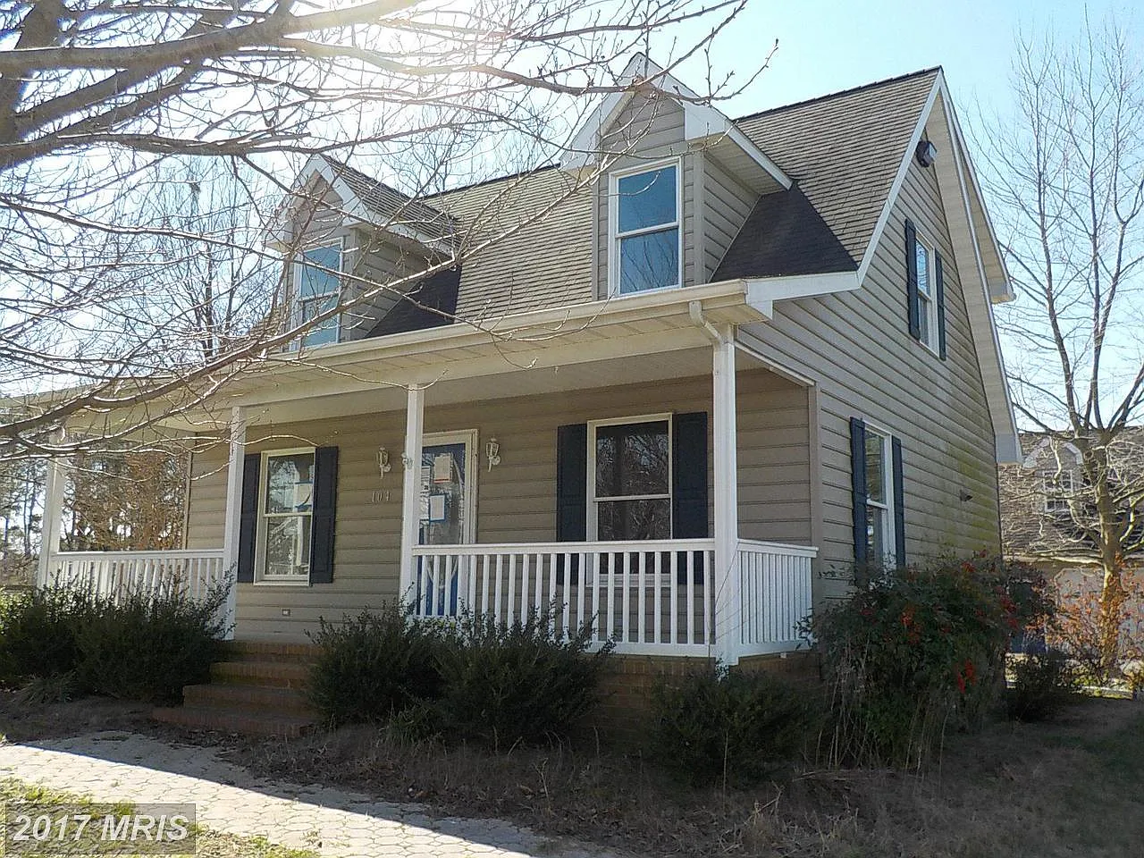 104 Williamson St photo 1