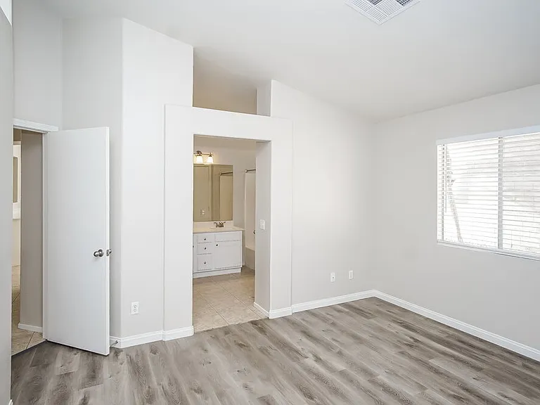 9633 Crystal Ridge Rd — Photo 11