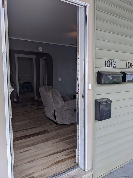 3rd image of 1012-1014 REGENT Street