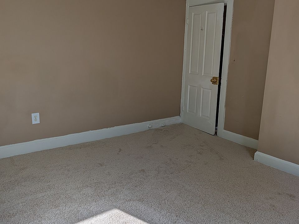 2nd image of 908 Homestead St #2