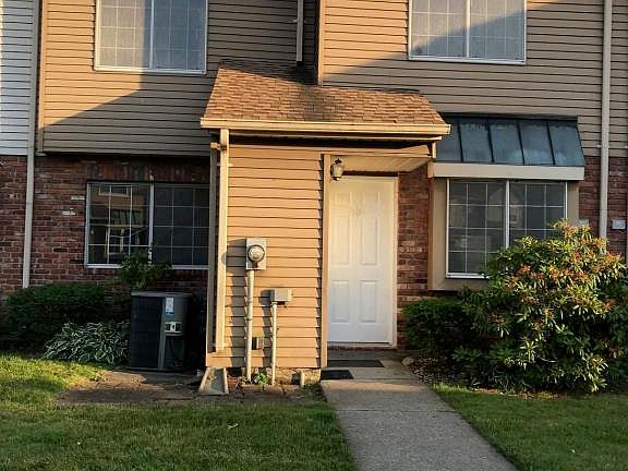 2nd image of 24B Franklin Ln