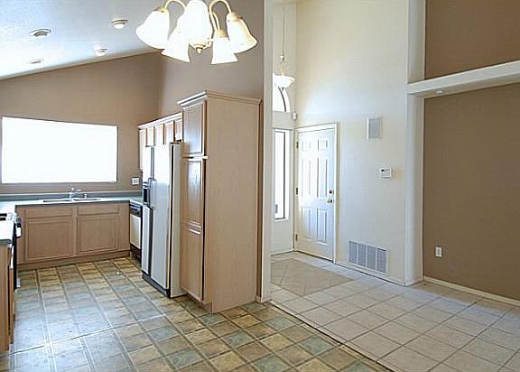5th image of 5803 Sanderling Dr