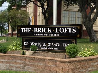2201 W 93rd St APT 215, Cleveland, OH 44102