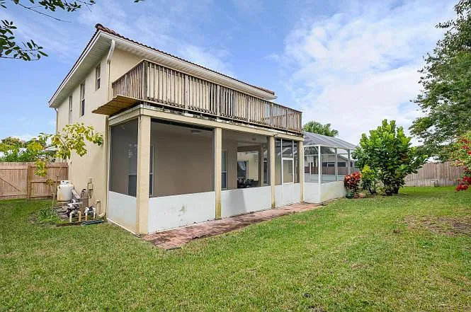 661 NE Zebrina Senda — Photo 12