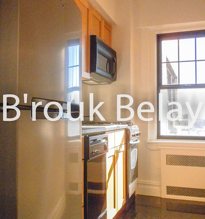 2nd image of 99 Christopher St #13E