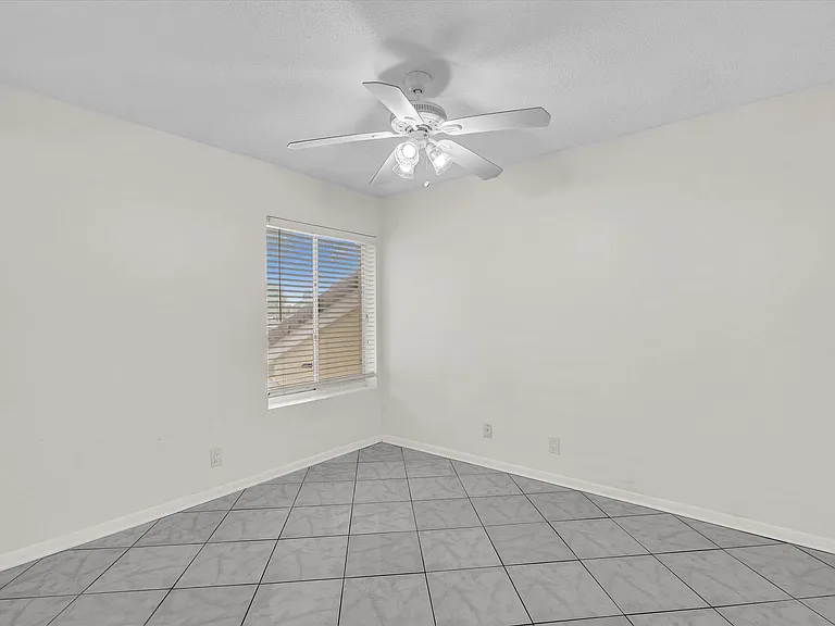 815 W Boynton Beach Blvd #16-205 — Photo 35