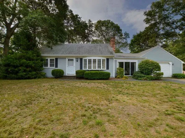 7 Capt Simmons Road, South Yarmouth, MA 02664