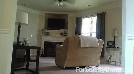 4th image of 531 Moulton Way