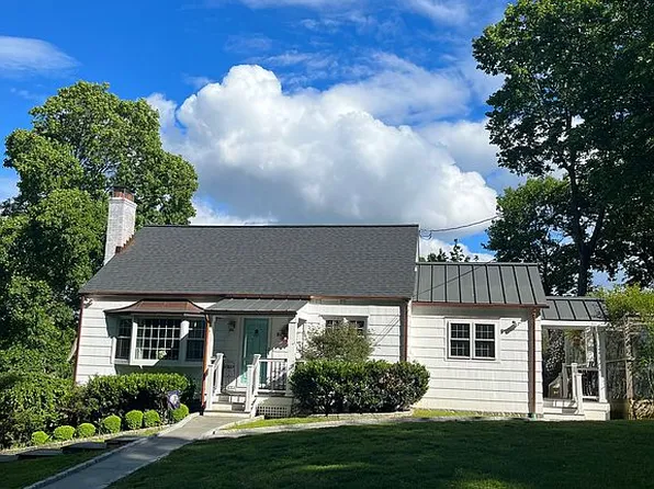 51 Grandview Rd, Fairfield, CT 06825