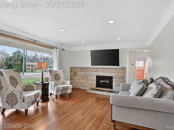 5th image of 28491 Bayberry Rd