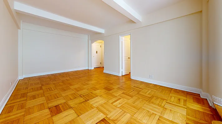 Rented by Bond New York | media 13