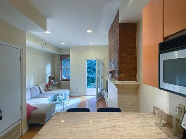 447 Pavonia Avenue image 10 of 16