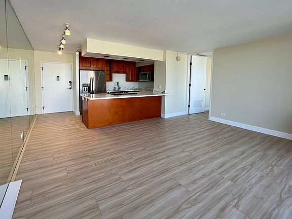 5th image of 1925 Kalakaua Ave APT 2806