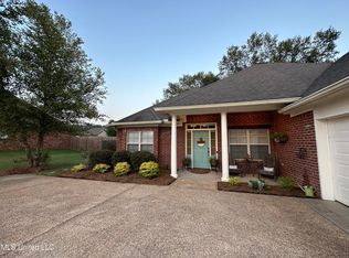 237 Tucker Dr, Brandon, MS 39042