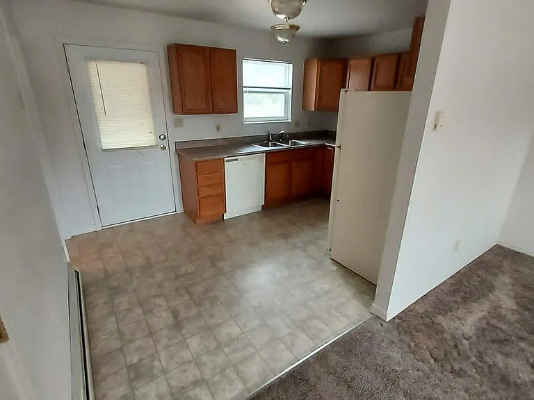 540 Front St — Photo 5