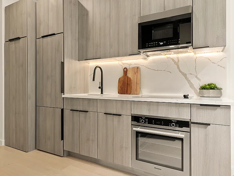724 Metropolitan Ave #3L — Photo 3