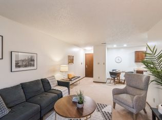 626 S 16th St #17, Ames, IA 50010