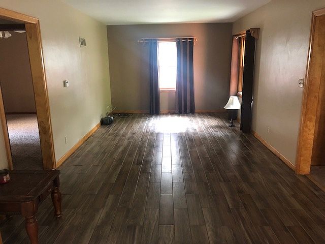 1st image of 736 15th Pl NE