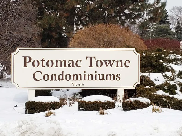 6267 Potomac Cir #1, West Bloomfield, MI 48322