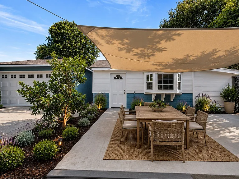 329 E Maple Ave — Photo 11