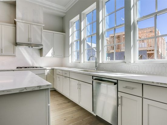 647 Baugh Dr, Irving, TX 75039