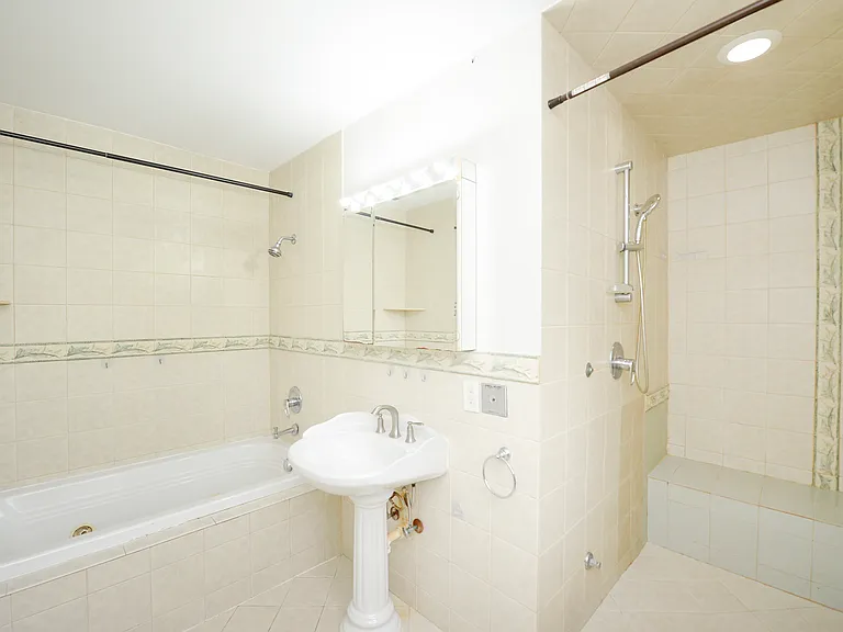 43 Union St #20 — Photo 14