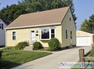 726 Dempsey Rd, Madison, WI 53714