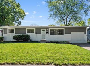 1320 Parakeet Ln, Florissant, MO