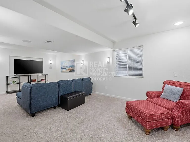 10468 Wagon Box Cir — Photo 36