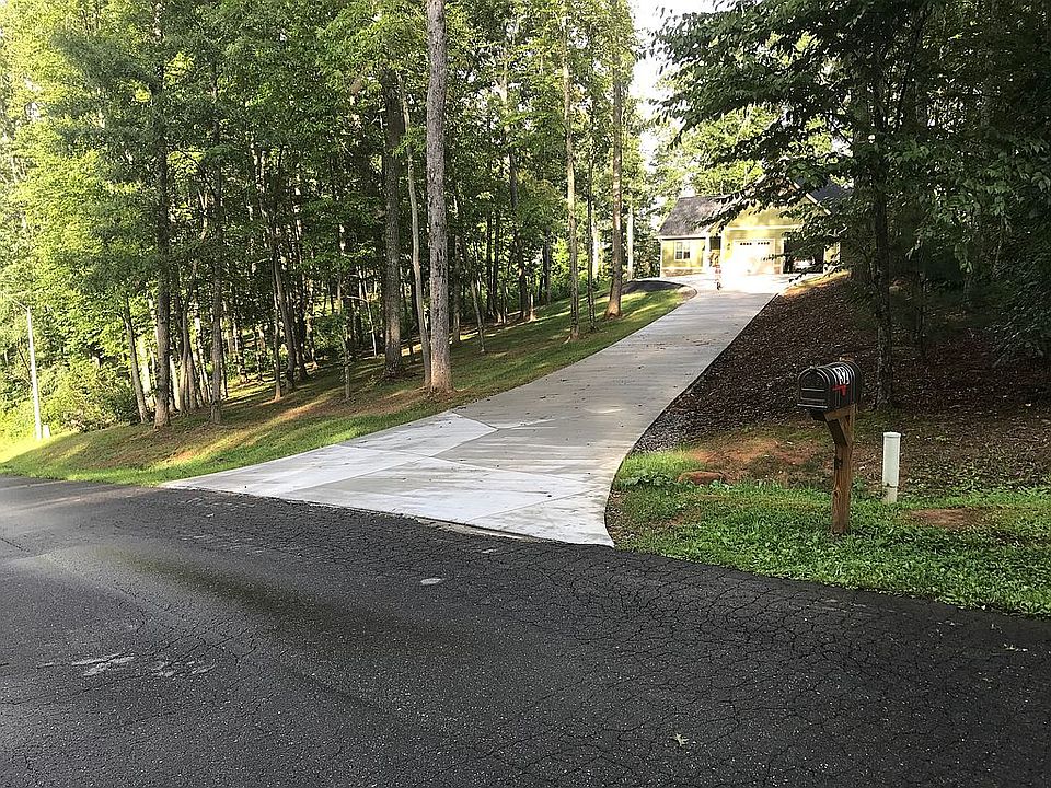 2nd image of 32 J R Estates Dr