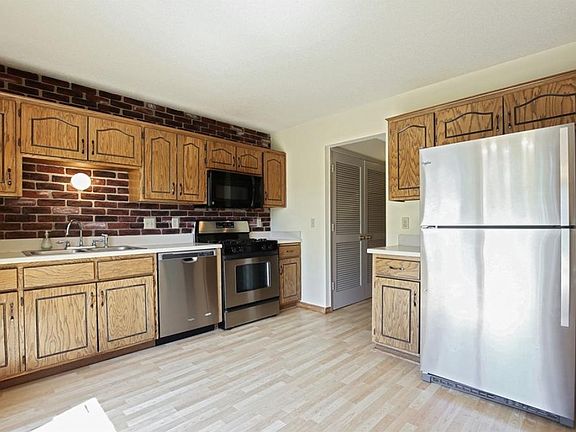 5th image of 522 Pleasure Creek Dr