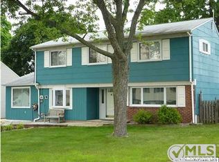 9 Berkshire Rd, Old Bridge, NJ 08857