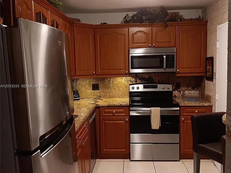 9225 Collins Ave #1206 — Photo 3