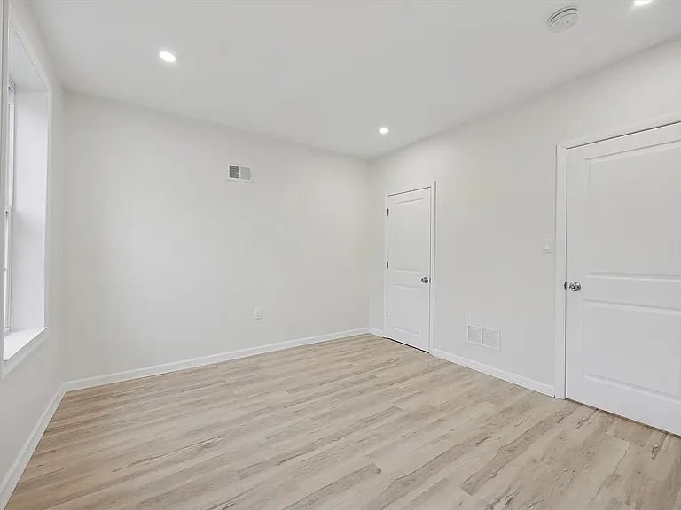 2615 Earp St — Photo 12