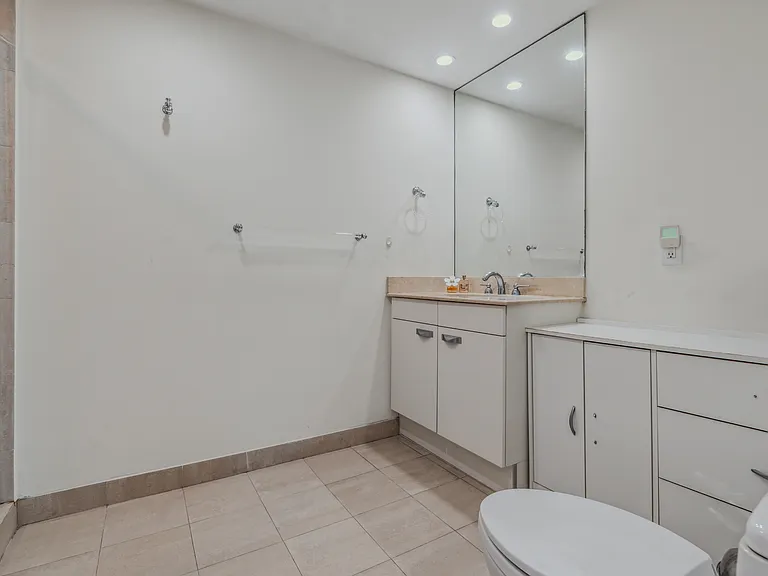 7700 Collins Ave #3 — Photo 23