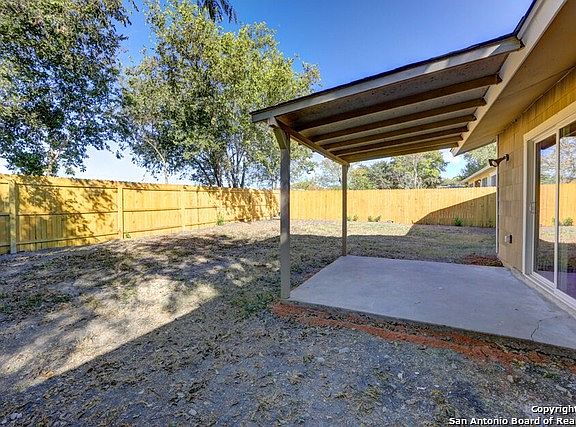 3rd image of 7011 Glen Chase Dr