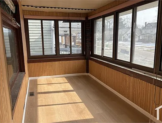 13315 S Parkway Dr — Photo 2