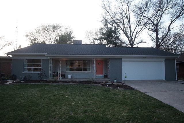 Great Curb Appeal!