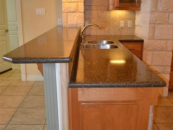 4th image of 1006 Shady Hollow Ct
