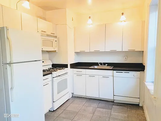 Rented by Citi Habitats | media 9