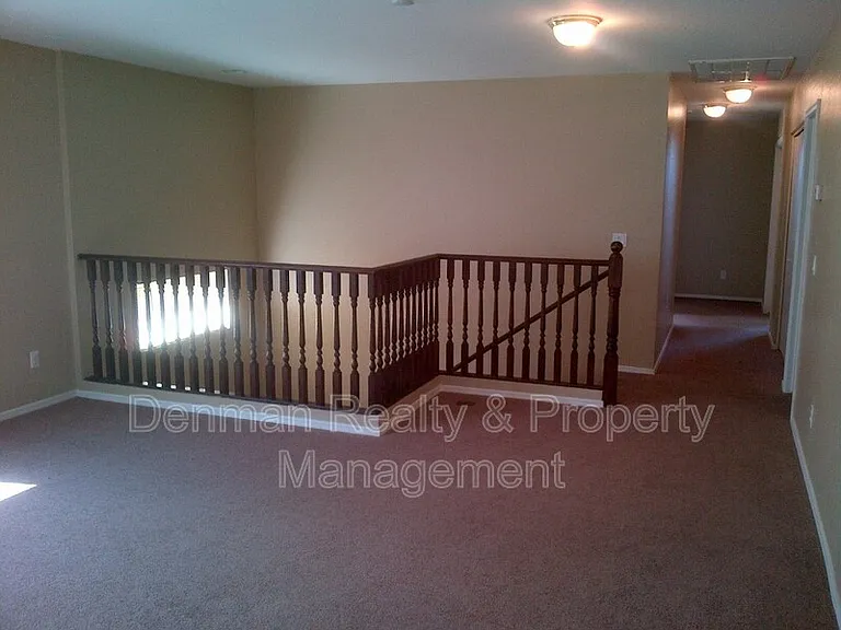 5725 S 32nd Ln — Photo 11