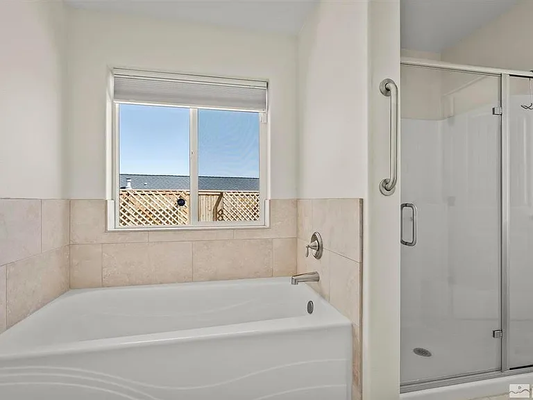 1212 Roland Ct — Photo 10