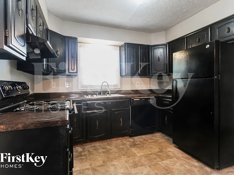 130 Circle Dr — Photo 5