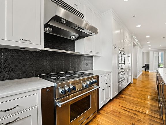 5th image of 184 N Harbor Dr