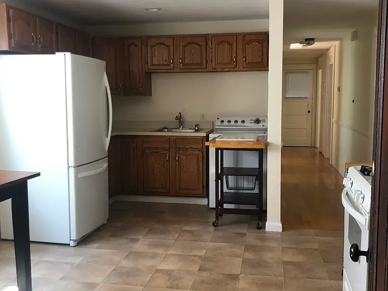 632 E 7th St #2 — Photo 10