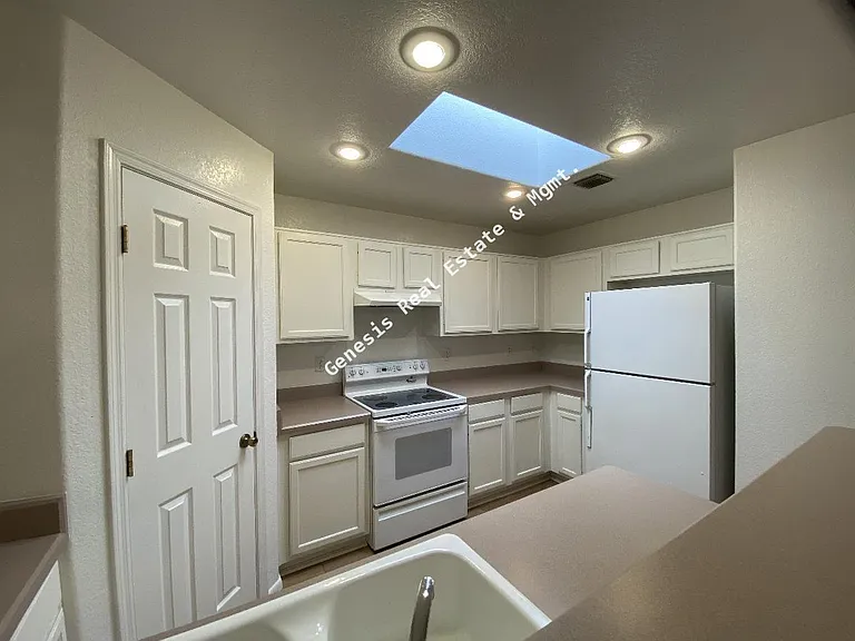 8211 E Arbor Point Pl — Photo 7