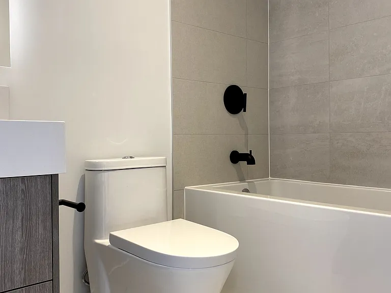 308 Jarvis St #1302 — Photo 9