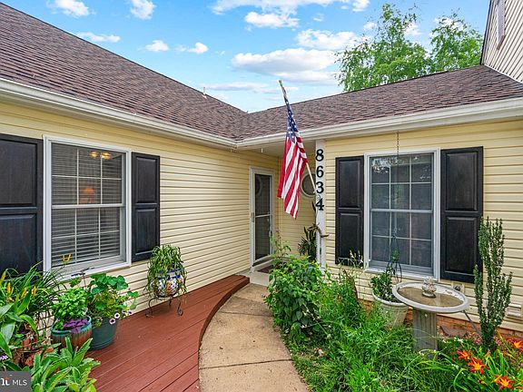 3rd image of 8634 Bannerwood Dr