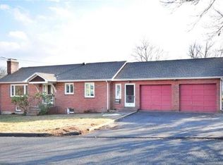 70 South St, Windsor Locks, CT 06096